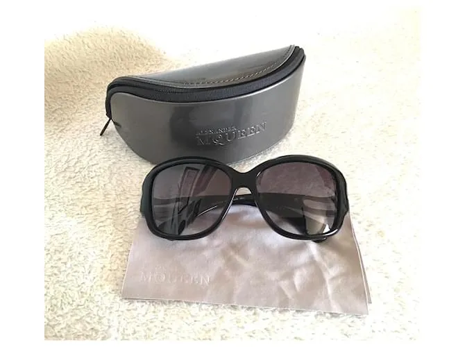 Alexander Mcqueen Lentes de sol Negro 