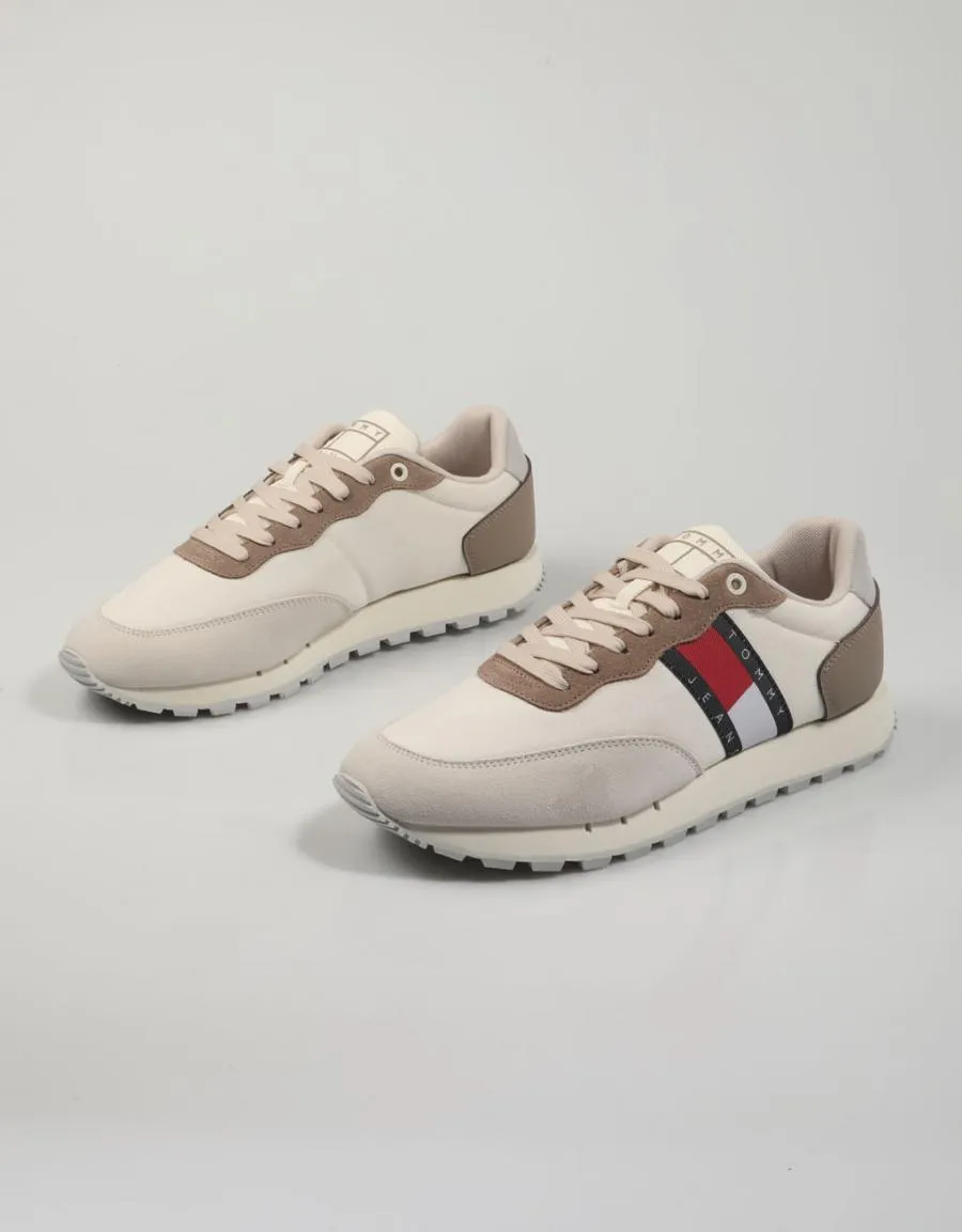  baskets TOMMY HILFIGER Tommy en Glace 81409