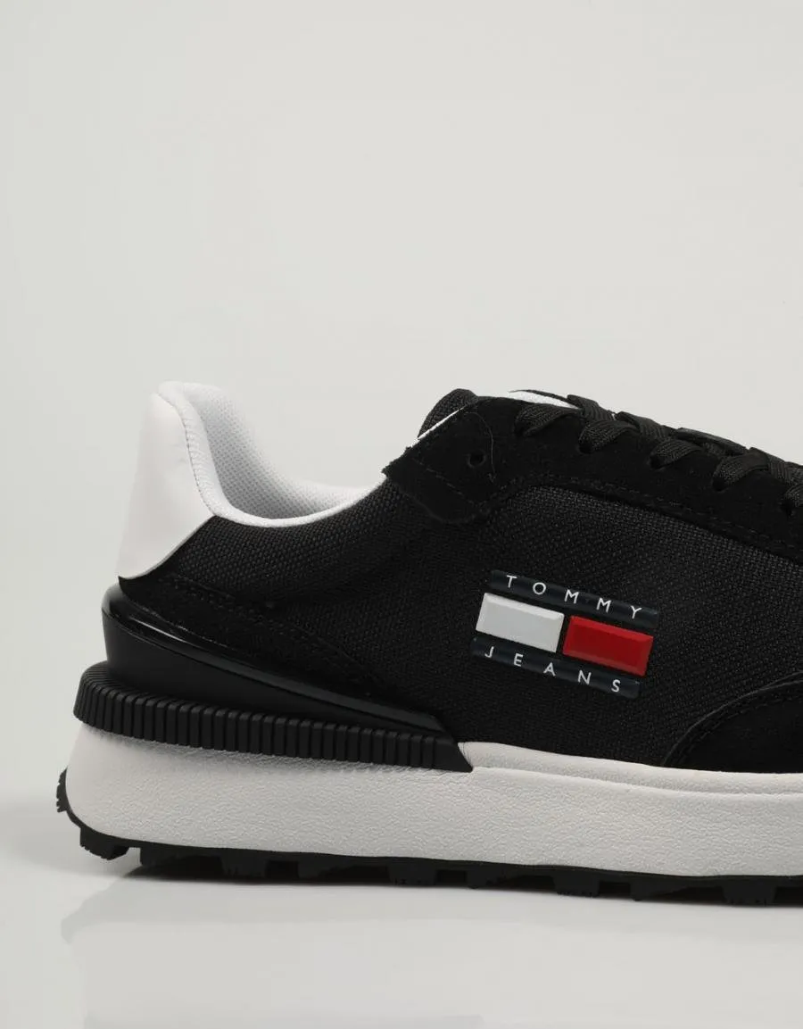  baskets TOMMY HILFIGER Tommy en Noir 81405