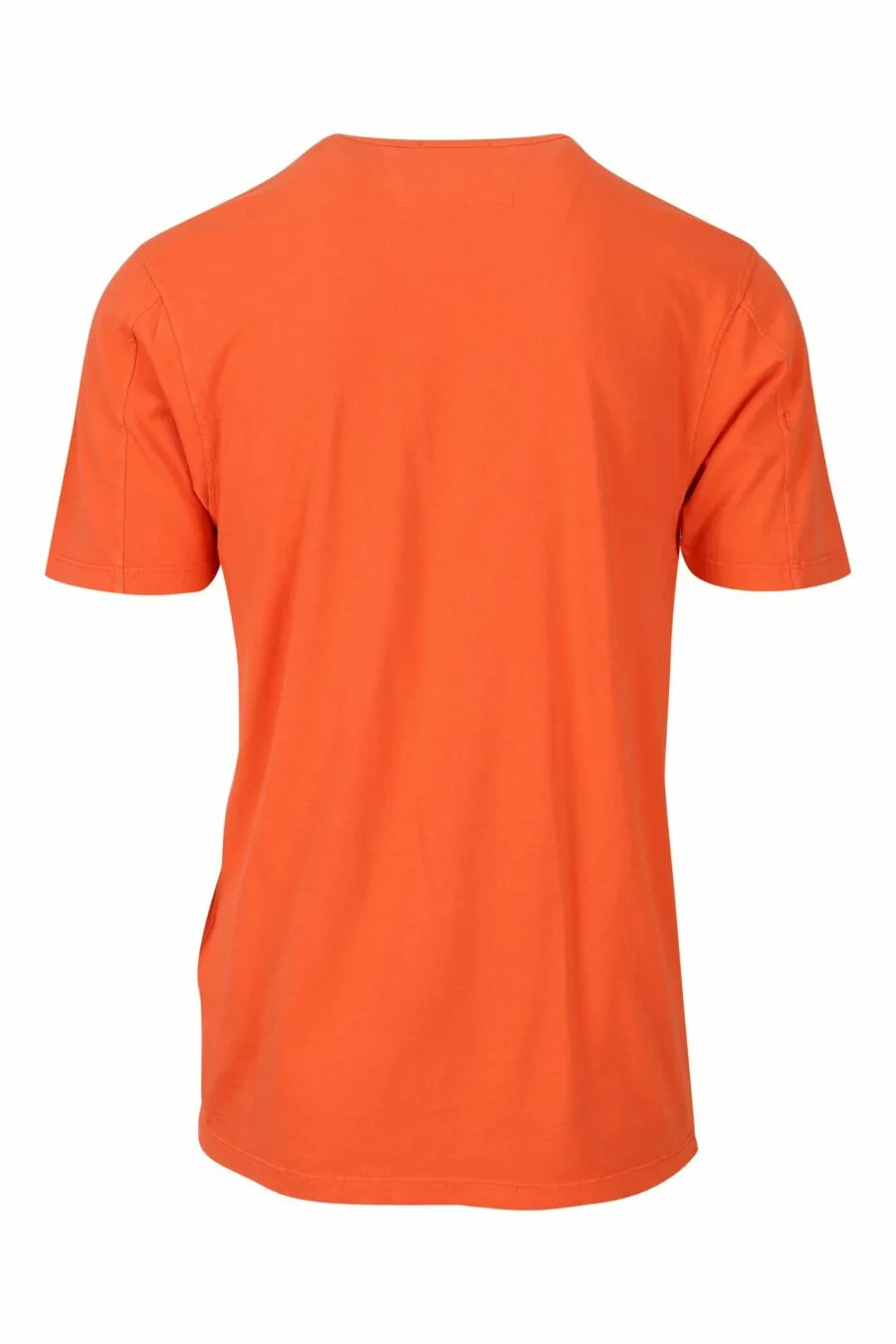 Camiseta naranja con minilogo centrado