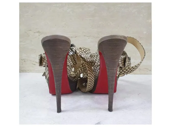 Christian Louboutin Beige Cobra Toutenkaboucle Strappy Platform Sandalias Tamaño 38 