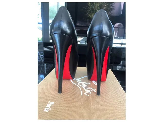 Christian Louboutin daffodile Negro 