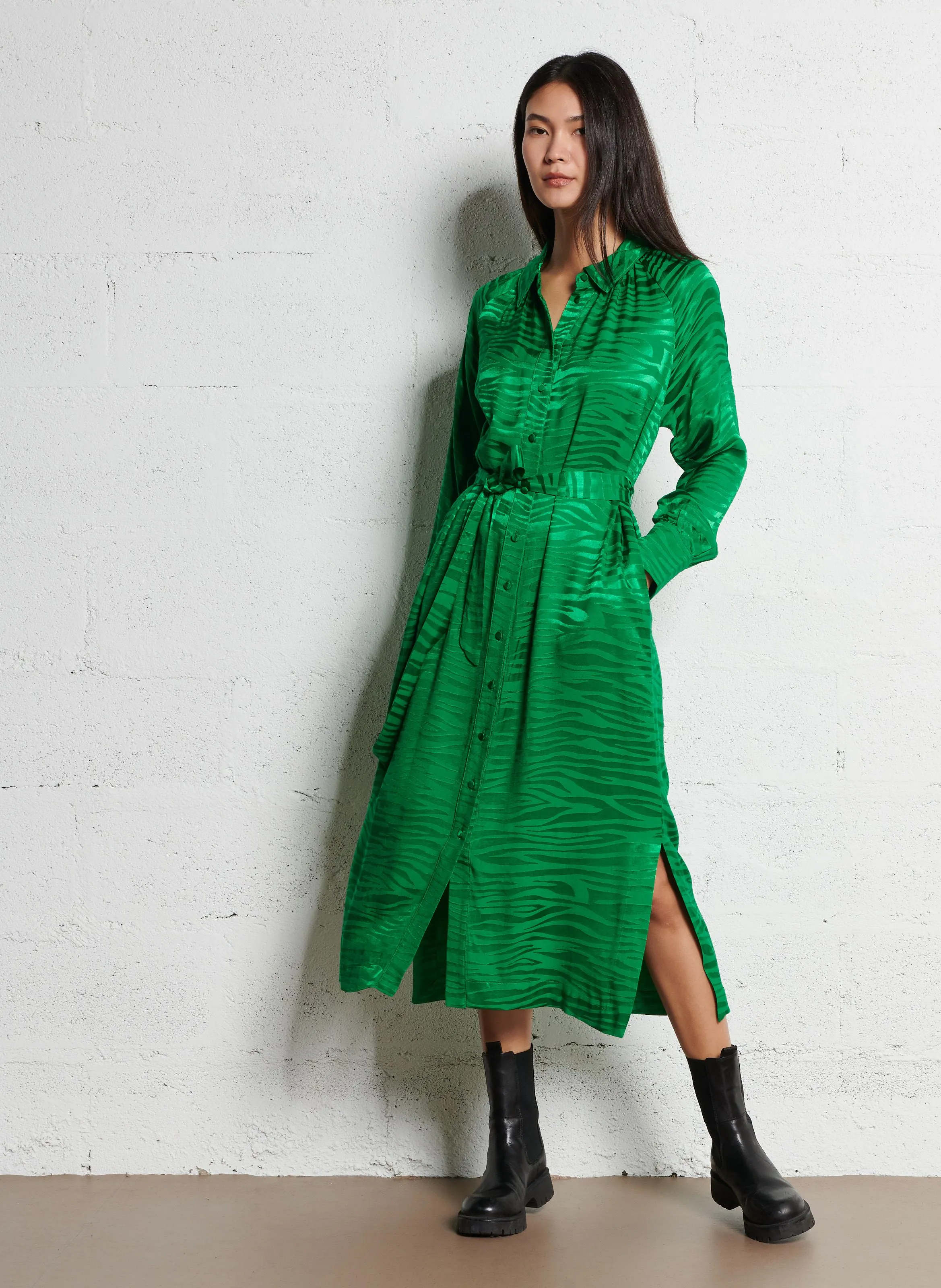 CRAFT - Vestido midi de jacquard con cuello clásico en verde