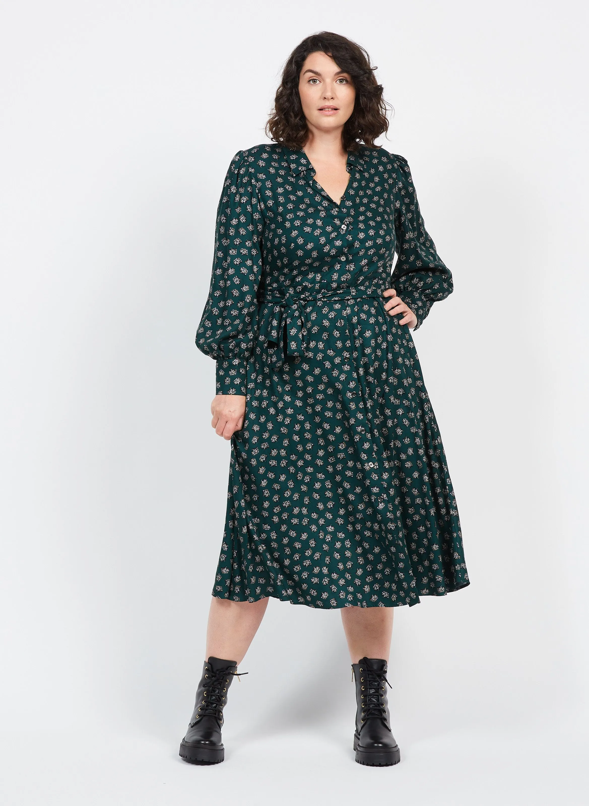 DEFINITO - Vestido midi estampado con cuello clásico en verde