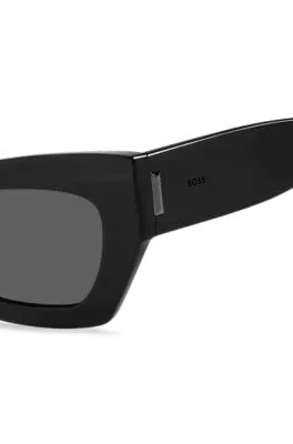 Gafas de sol de acetato negro con herrajes de la marca