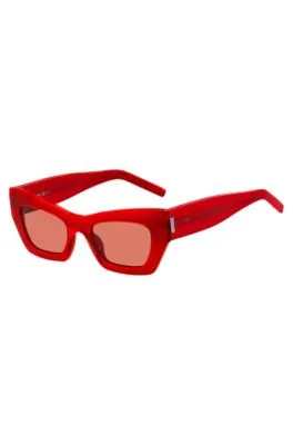 Gafas de sol de acetato rojo con herrajes de la marca