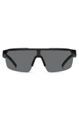 Gafas de sol de estilo máscara en negro con logo en 3D en las patillas