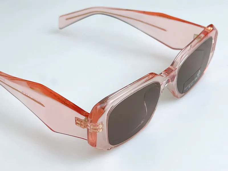 Gafas de sol grises transparentes para mujeres hombres grises claras 17w gafas de sol UV400 con estuche