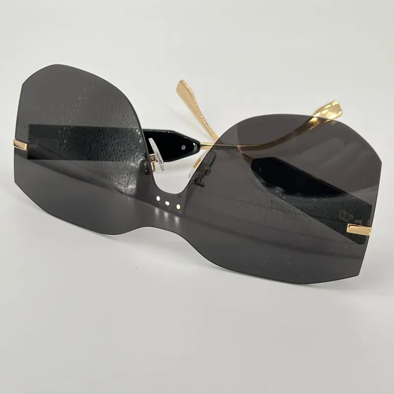 Gafas de sol para hombres Mujeres Verano 40067 Moda Cuadrado de una pieza L Marco grande Patas de metal Estilo Anti-Ultravioleta