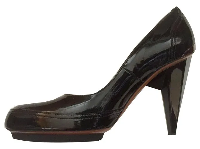 Lanvin Bombas de charol Negro 