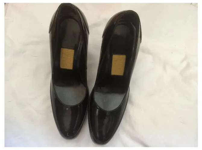 Lanvin Bombas de charol Negro 