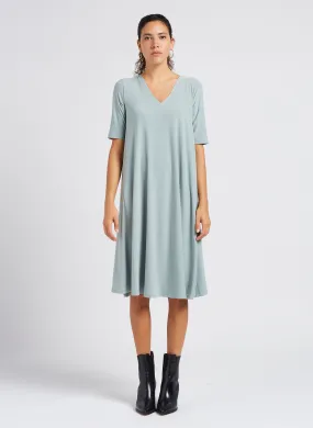 LEMBO - Vestido midi recto con escote de pico en verde