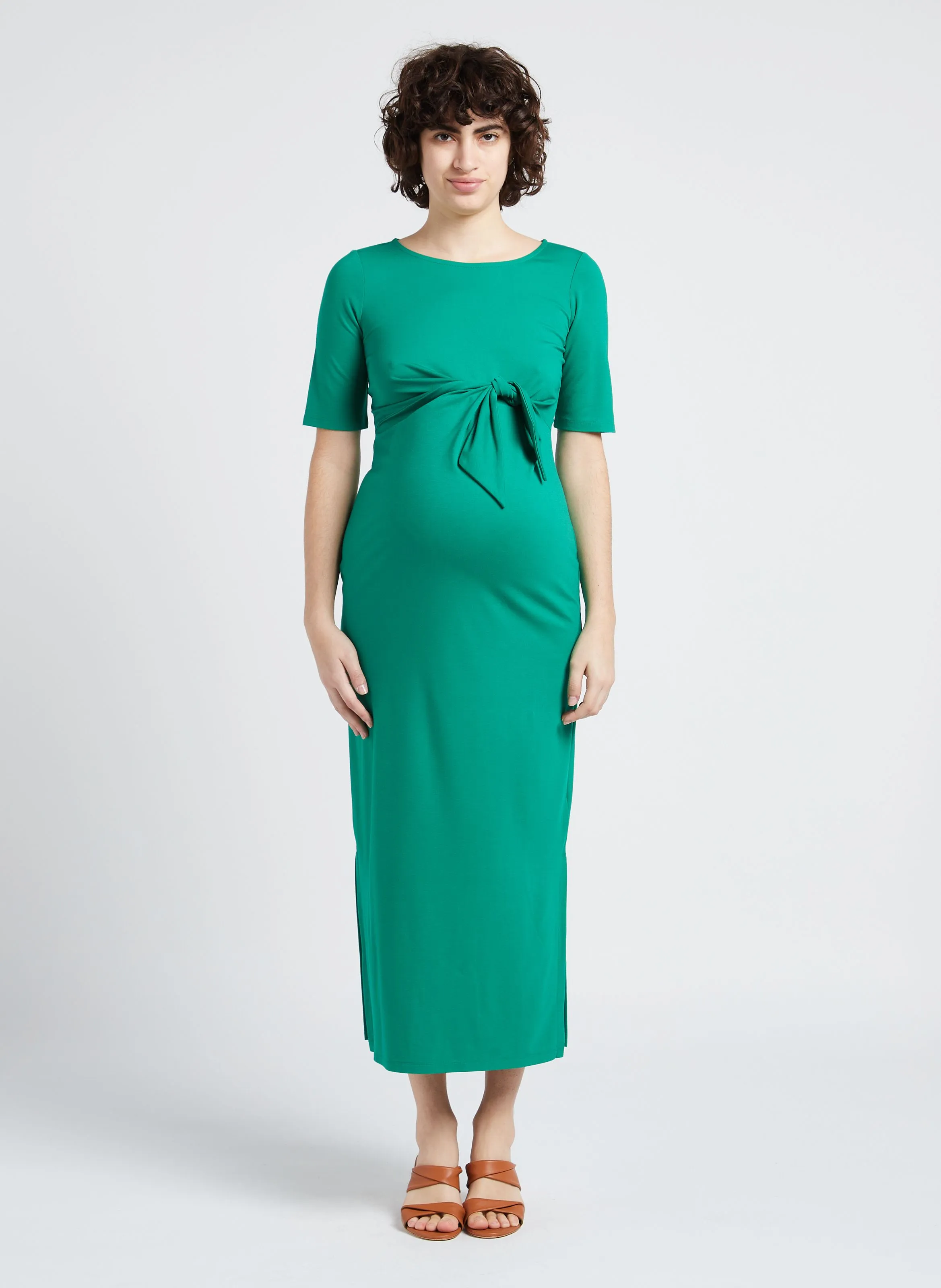 LIA - Vestido midi ajustado con cuello barco en verde