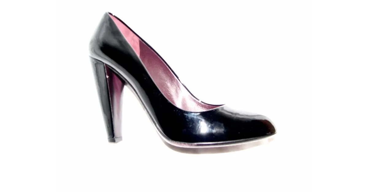 Miu Miu Vernice Shadow Pump Negro 