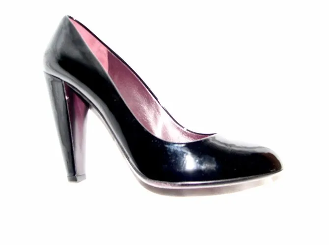 Miu Miu Vernice Shadow Pump Negro 