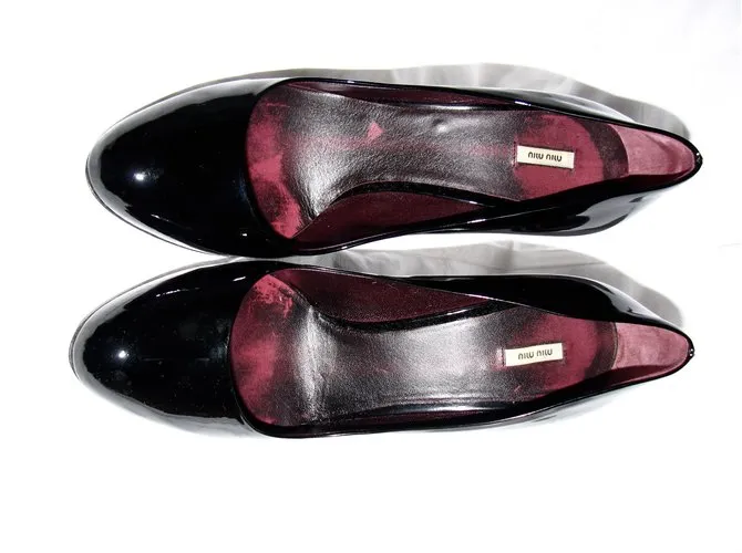 Miu Miu Vernice Shadow Pump Negro 