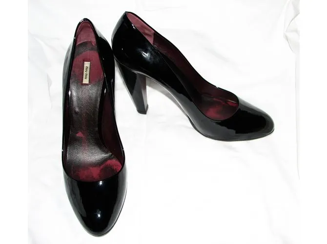 Miu Miu Vernice Shadow Pump Negro 