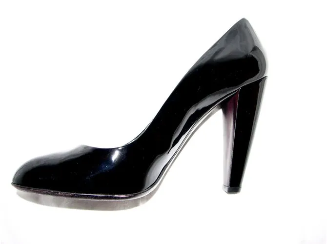 Miu Miu Vernice Shadow Pump Negro 