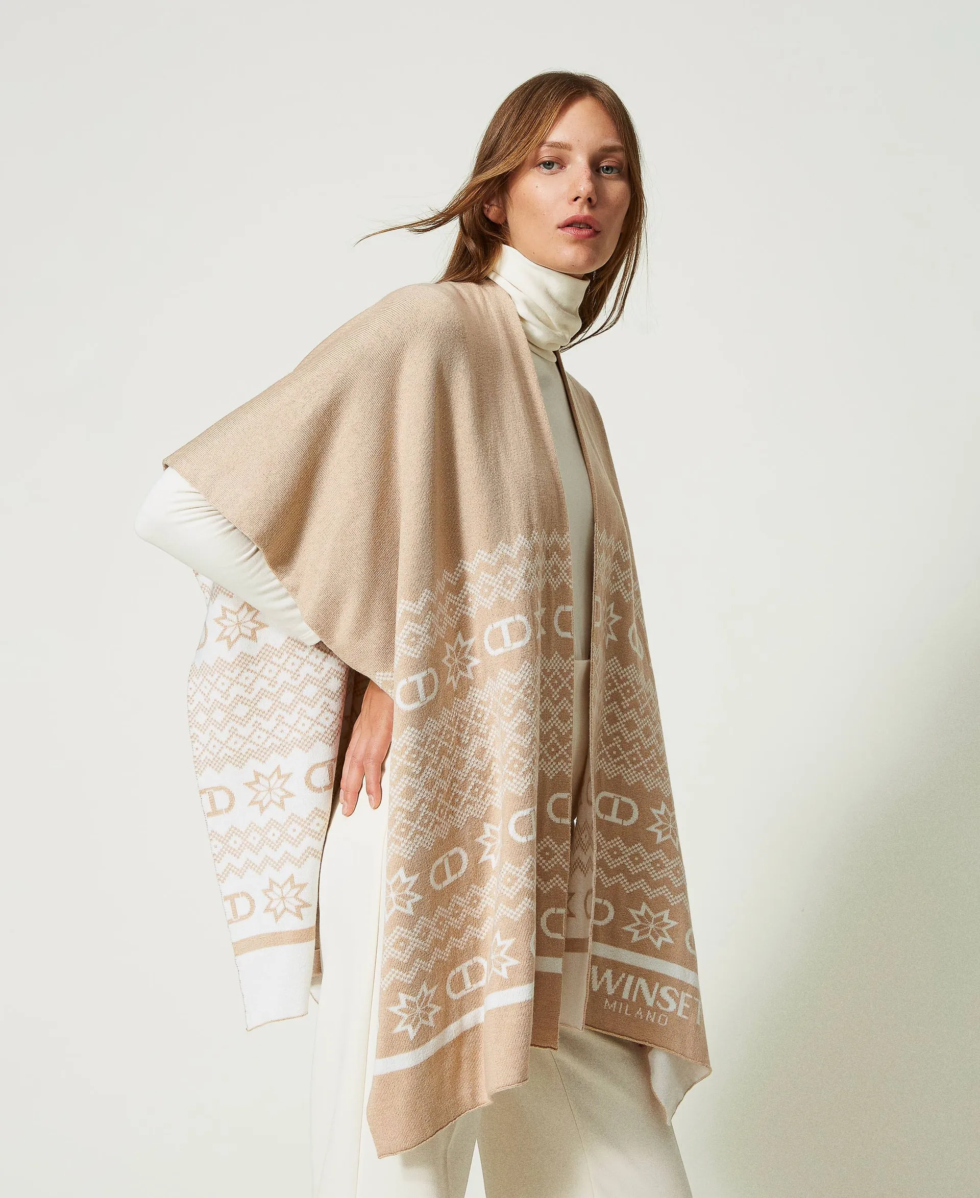 Poncho ouvert jacquard avec Oval T