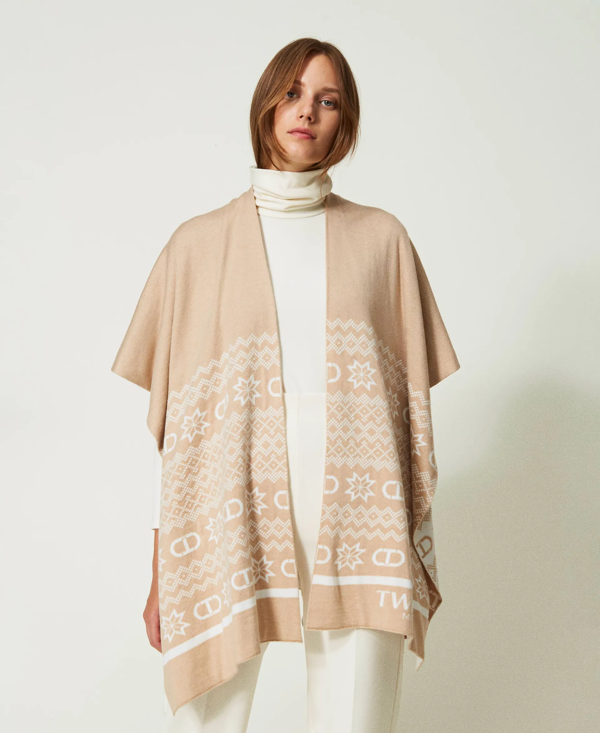 Poncho ouvert jacquard avec Oval T