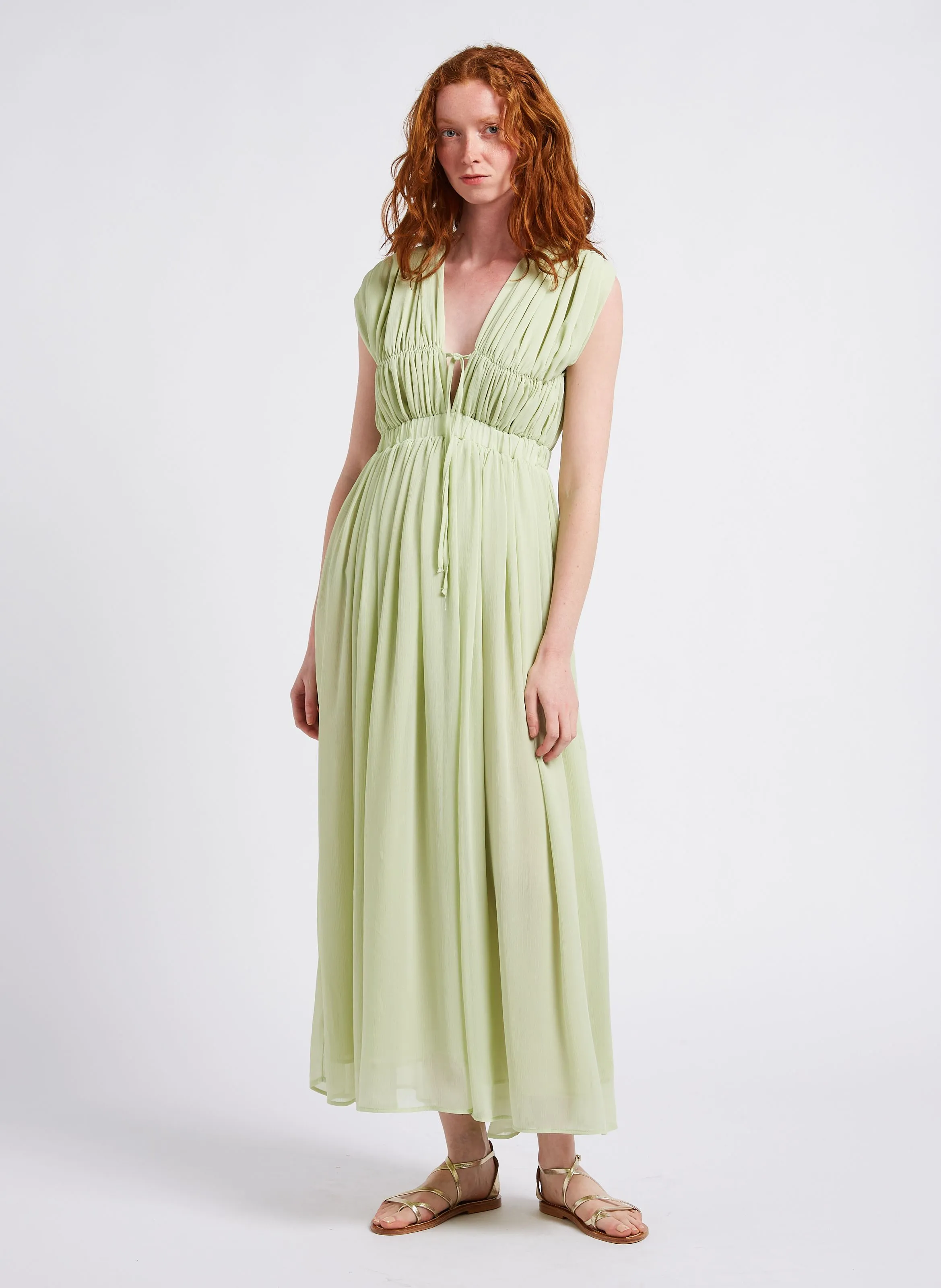 ROMANCE - Vestido smock sin espalda en verde