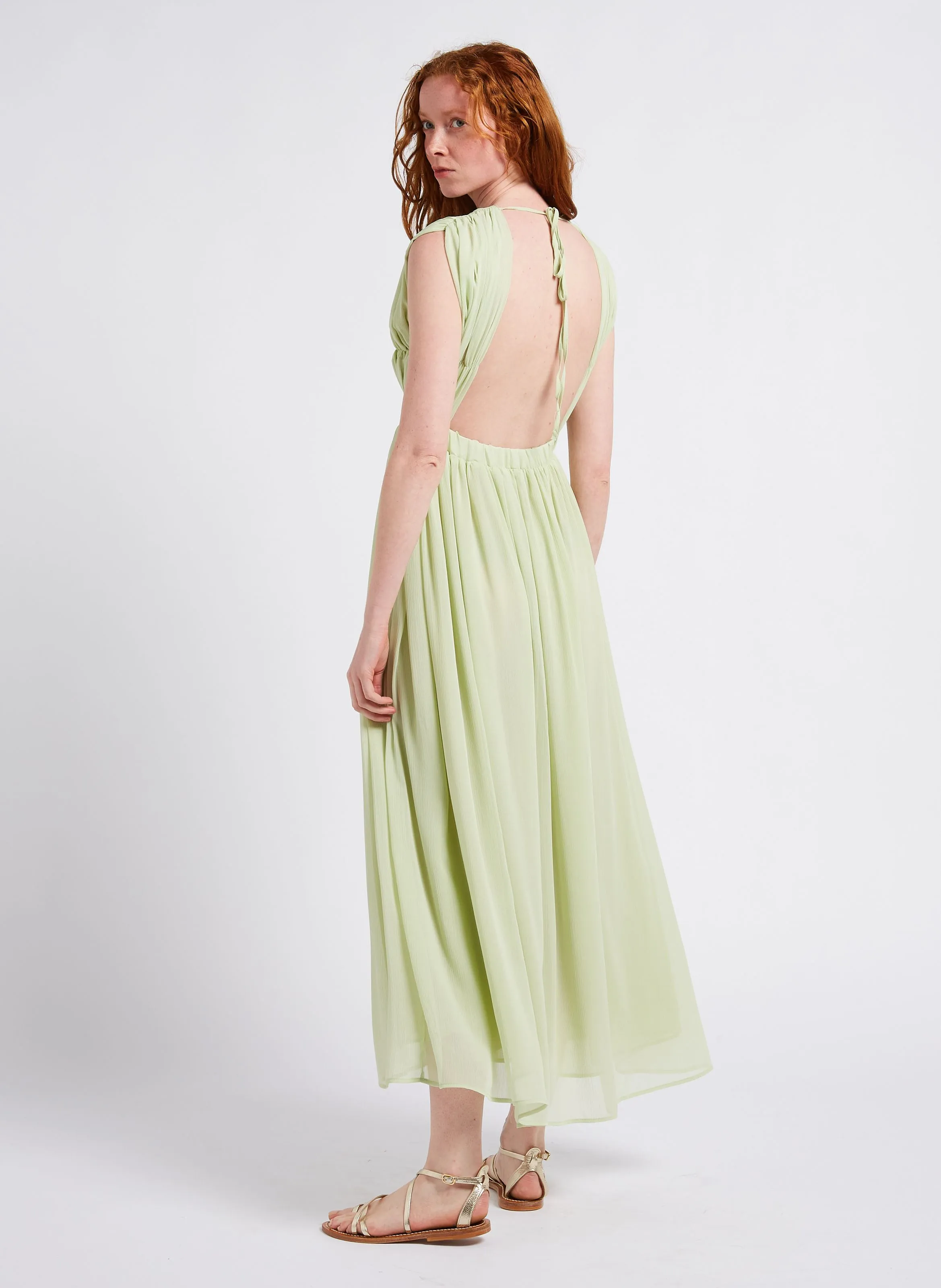 ROMANCE - Vestido smock sin espalda en verde