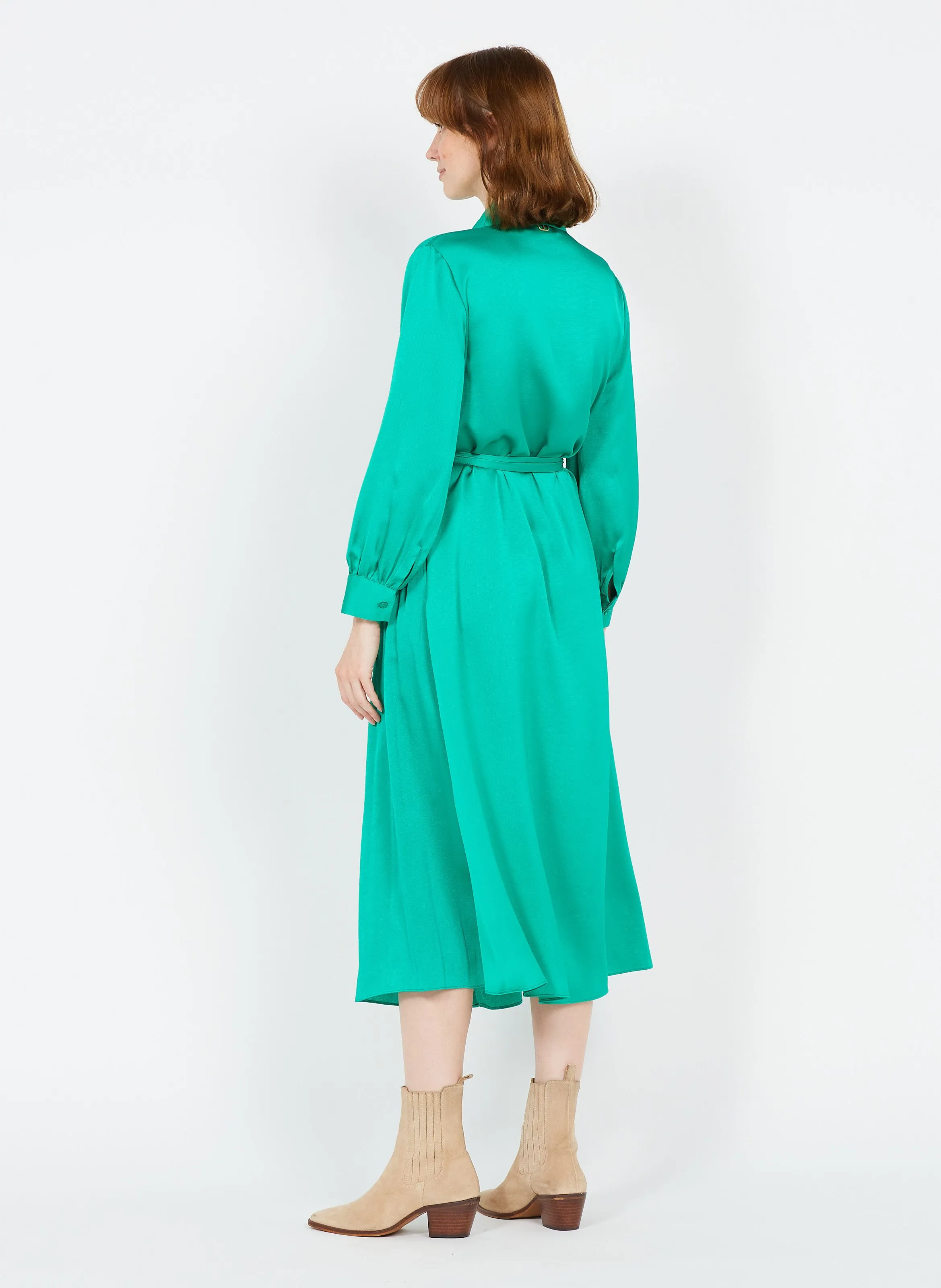 Vestido camisero plisado en verde