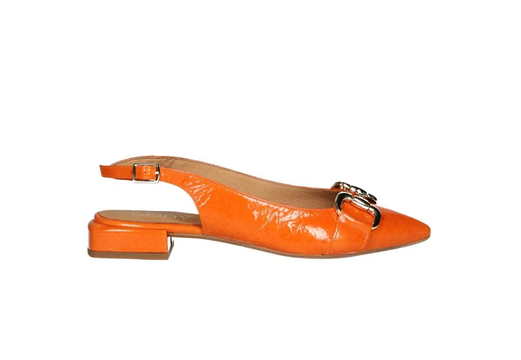 Zapato Talón Abierto Piel Brillo Naranja Pala Trabilla Dorada