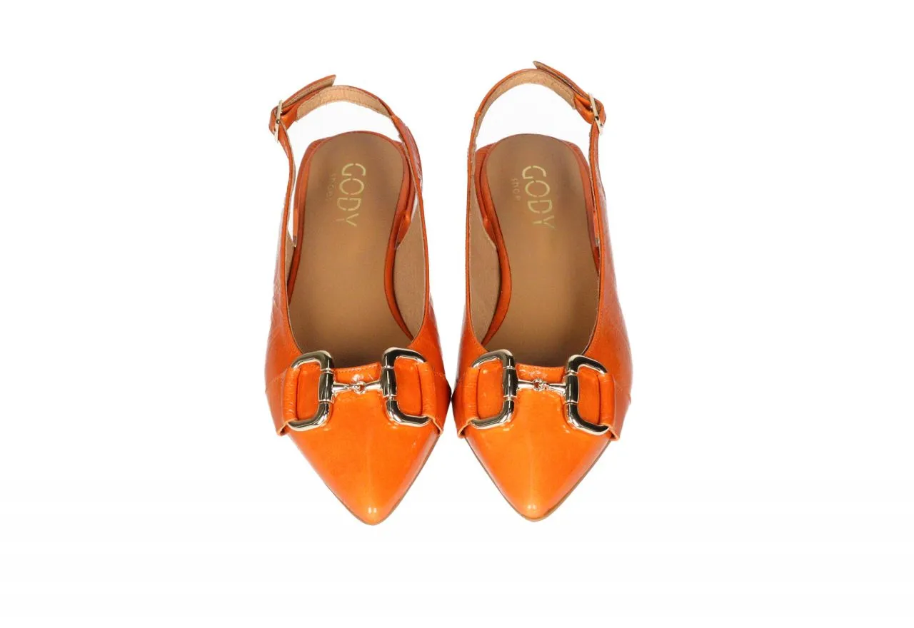 Zapato Talón Abierto Piel Brillo Naranja Pala Trabilla Dorada